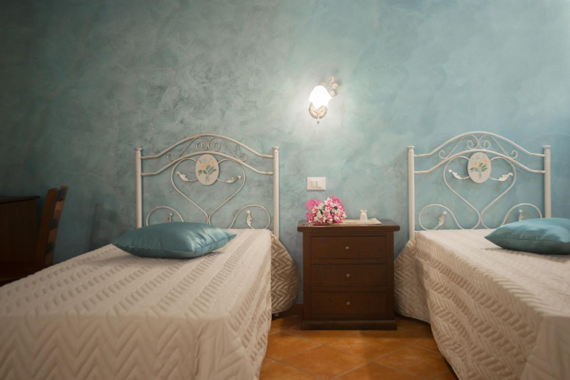 Corte Dell'Immacolata Al Mare 玛丽娜迪曼卡维萨 外观 照片