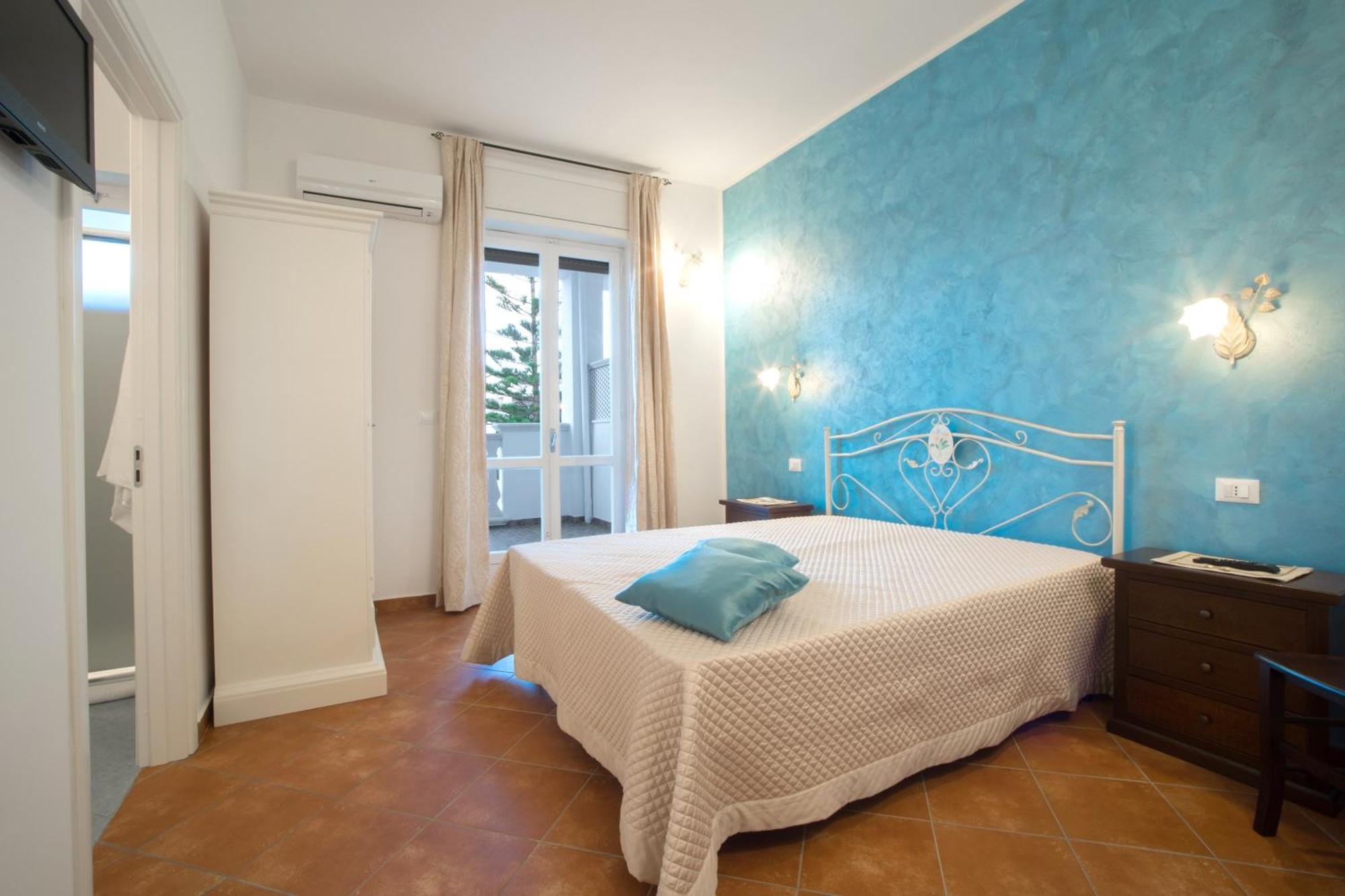 Corte Dell'Immacolata Al Mare 玛丽娜迪曼卡维萨 外观 照片