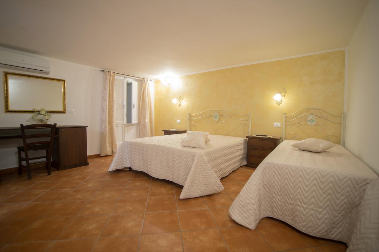 Corte Dell'Immacolata Al Mare 玛丽娜迪曼卡维萨 外观 照片